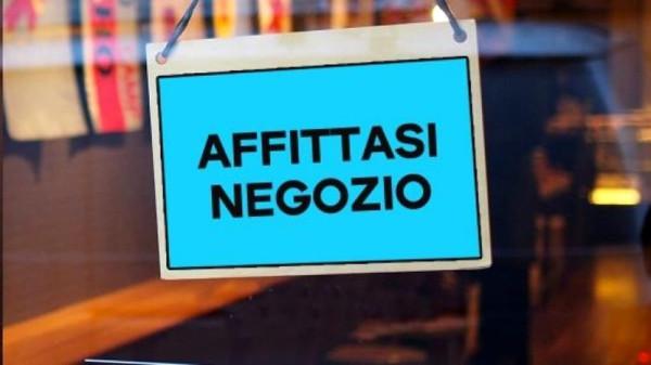 Negozio in Via Cristoforo Colombo 370, Civitanova Marche, {3} - Foto 1