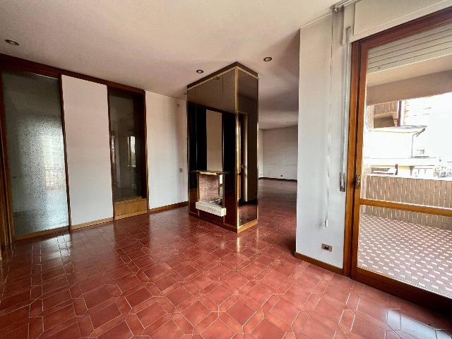 Apartament in Via Amatore Sciesa 6, Seregno - Photo 1