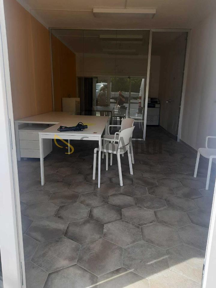 Negozio in Via Lucchese 18, Pisa, {3} - Foto 1