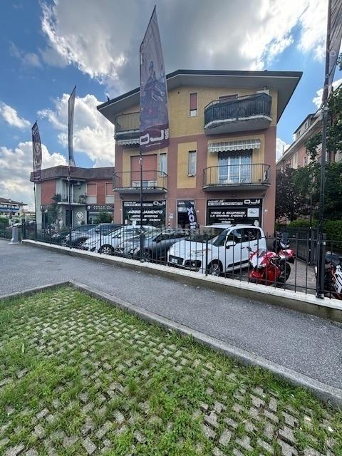Negozio in Via Carlo Maria Maggi 30, Lesmo, {3} - Foto 1
