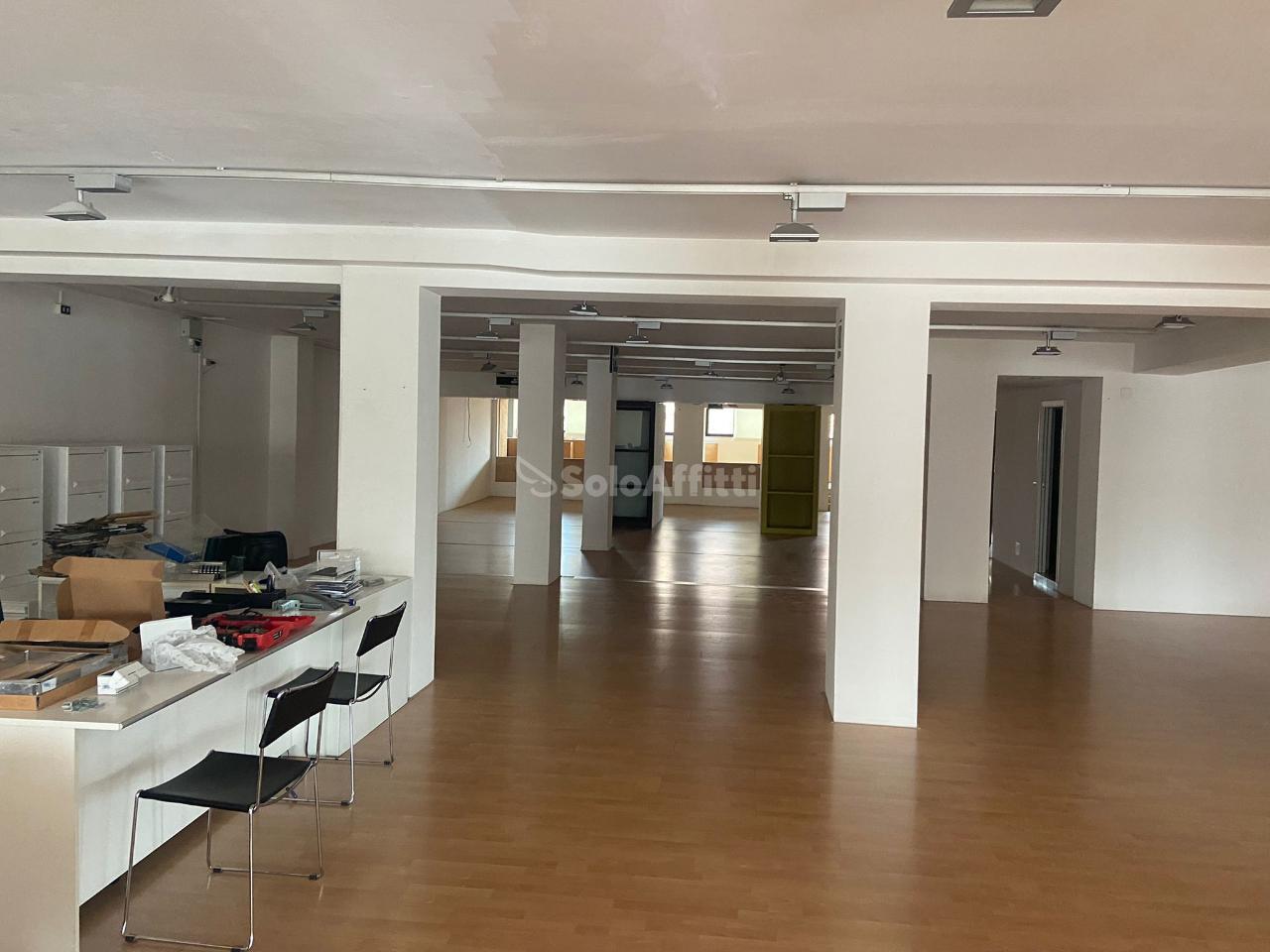 Ufficio in Viale Guglielmo Marconi, Pescara, {3} - Foto 1