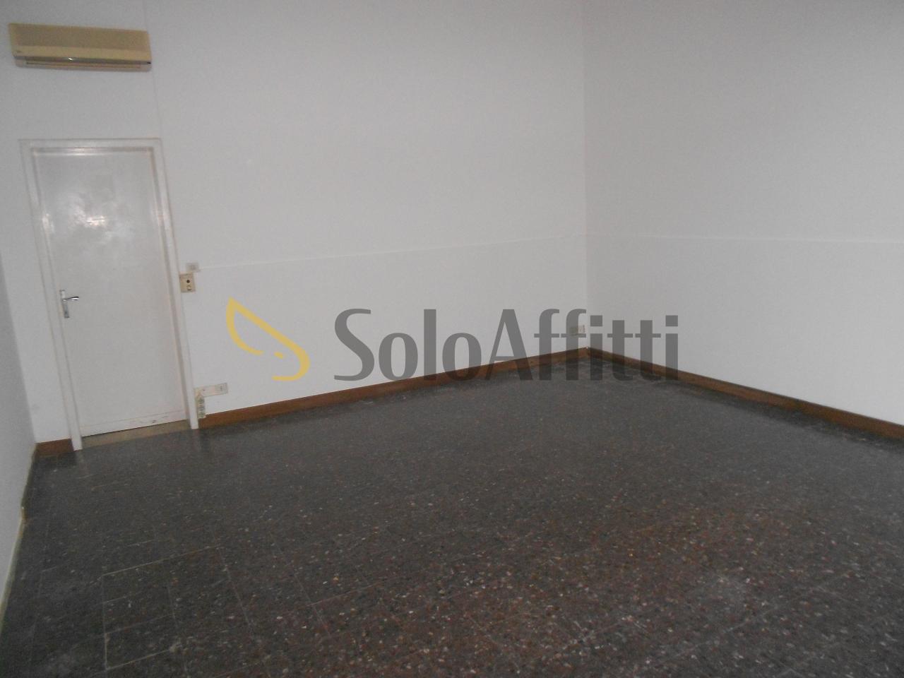 Negozio in Via Montirone, Abano Terme, {3} - Foto 1