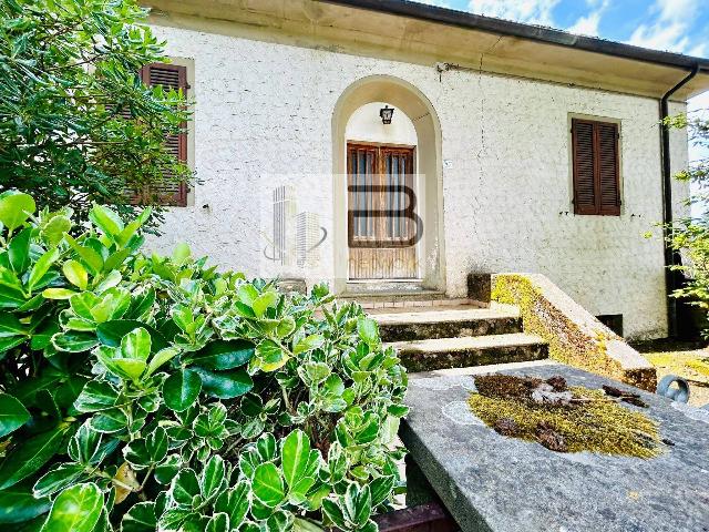 Villa in Via Guglielmo Oberdan, Camaiore - Foto 1