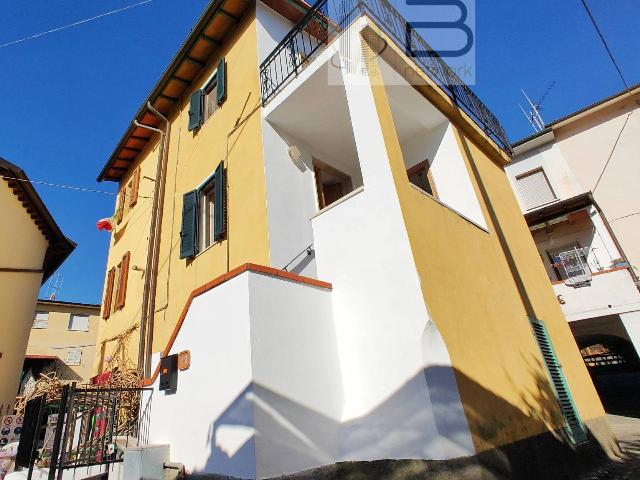 Casa indipendente in Via San Lazzaro, Camaiore - Foto 1