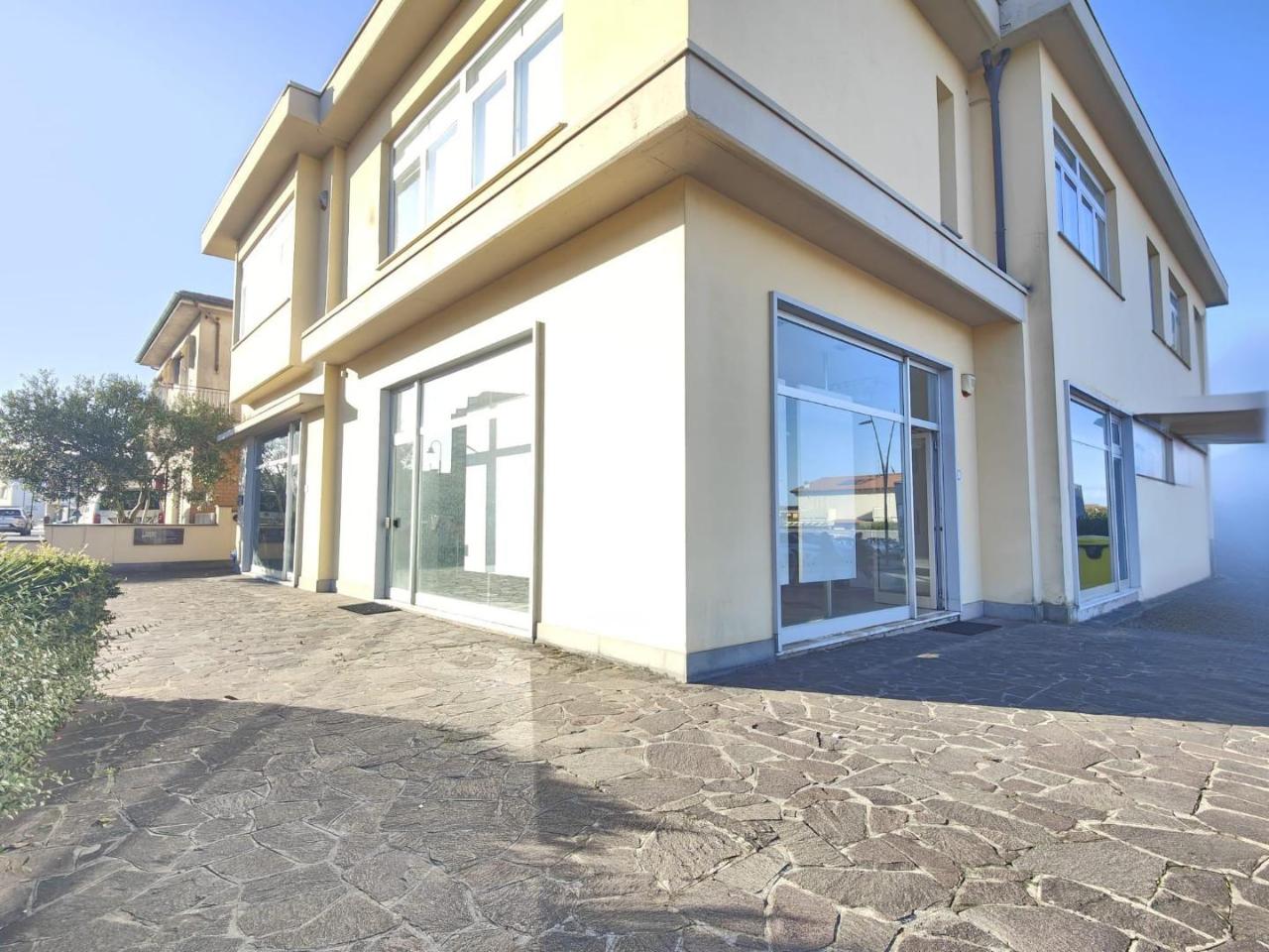 Locale commerciale in , Fucecchio, {3} - Foto 1