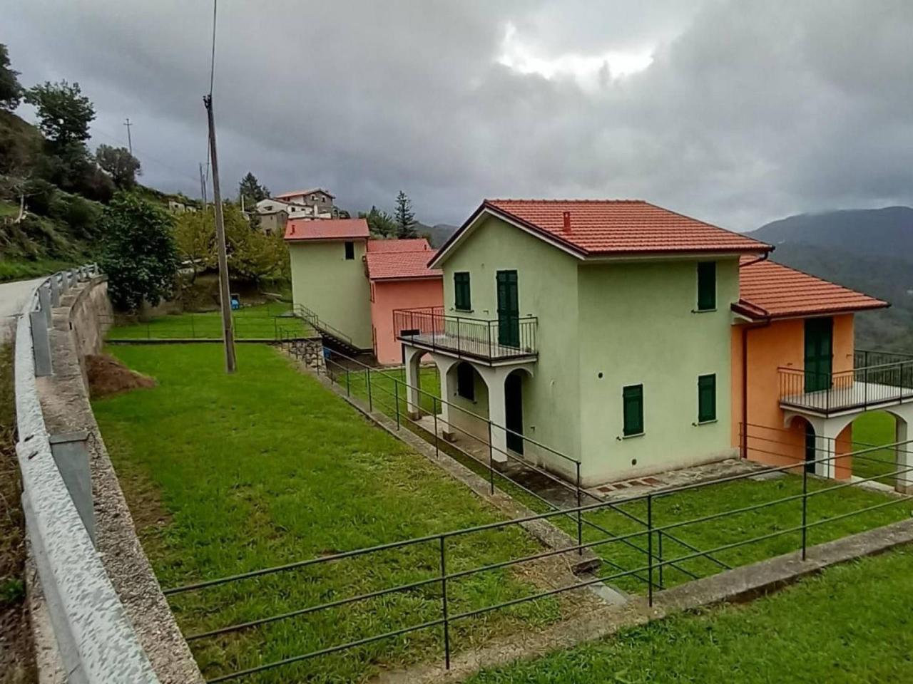 Villa a schiera in vendita a Borzonasca