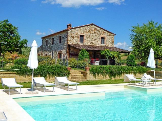 Country house or cottage in Strada Regionale Maremmana, Manciano - Photo 1