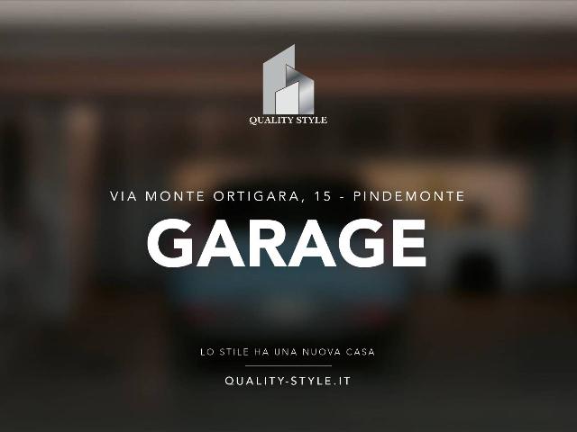 Garage or car box in Via Monte Ortigara 15, Verona - Photo 1