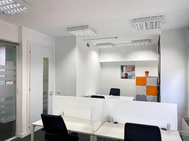 Shared office in {3}, Viale Masini 12-14 - Photo 1