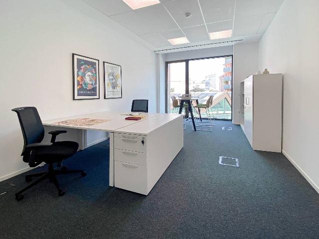 Shared office in Via Francesco Melzi d'Eril 34, Milano - Photo 1