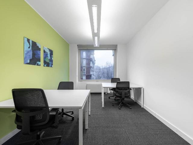 Shared office in Via Tiziano 32, Milano - Photo 1