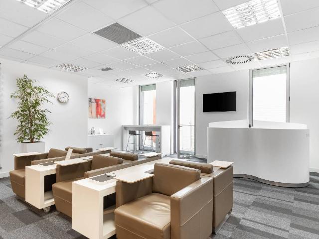 Shared office in Via Fratelli Ugoni 36, Brescia - Photo 1