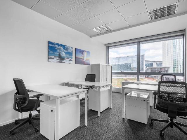 Shared office in {3}, Viale Giorgio Ribotta 11 - Photo 1