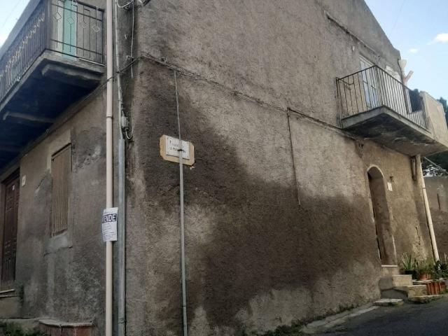 Casa indipendente in Salita II del Carmine, Barcellona Pozzo di Gotto - Foto 1