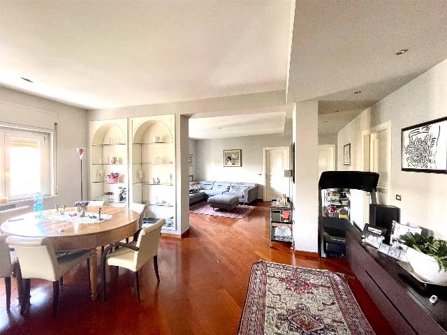 Apartament in {3}, Piazza Europa 14 - Photo 1