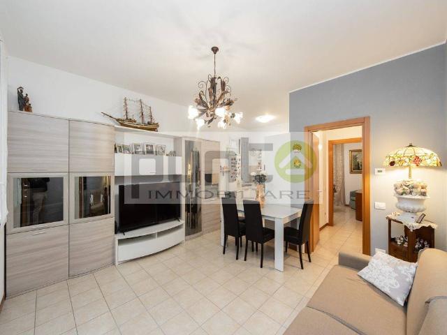 2-room flat, Concorezzo - Photo 1