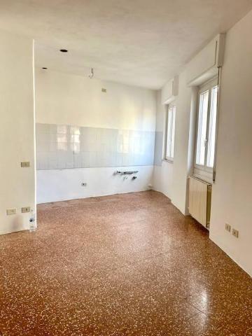 Palazzina commerciale in {3}, Via Sacro Monte - Foto 1