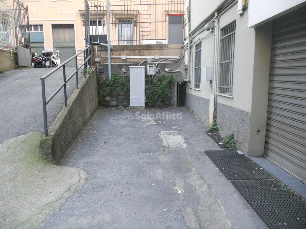 Magazzino in Via Ippolito d'Aste 51r, Genova, {3} - Foto 2