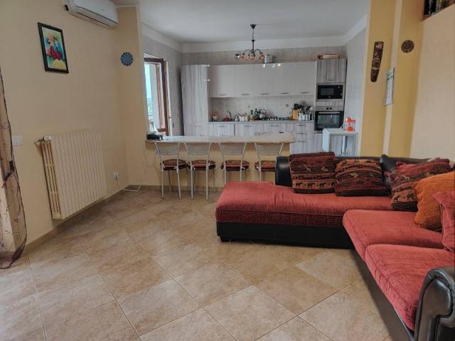 3-room flat in Via Padre Pio da Pietralcina, Bitetto - Photo 1