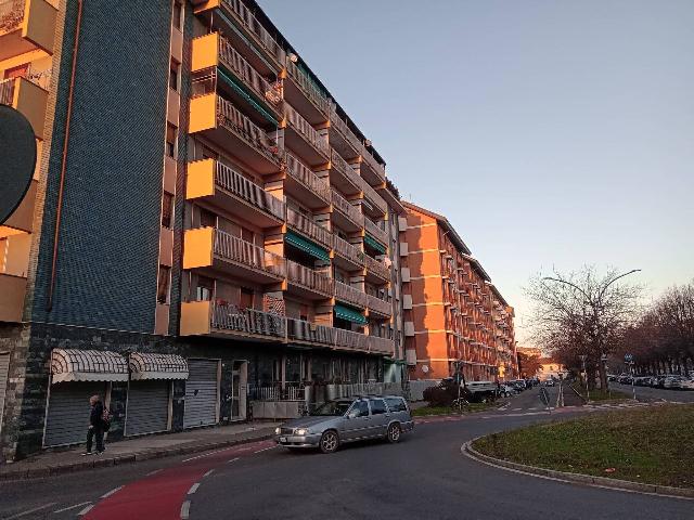 Commercial building in Viale Luigi Einaudi 5, Tortona - Photo 1