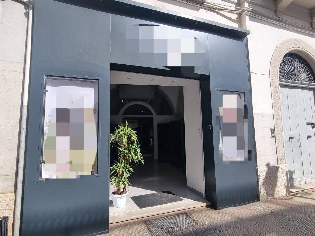 Shop in {3}, Via Vittore Pisani - Photo 1