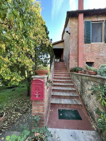 Detached house in Strada dei Fuochi, Siena - Photo 1