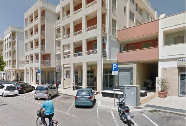 Magazzino in Via Pietro Nenni 39, Mola di Bari - Foto 1