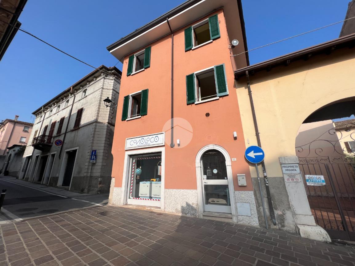 Casa indipendente in vendita a Desenzano Del Garda