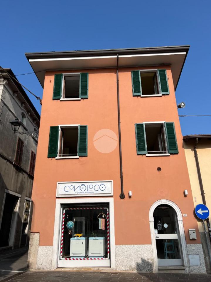 Casa indipendente in vendita a Desenzano Del Garda