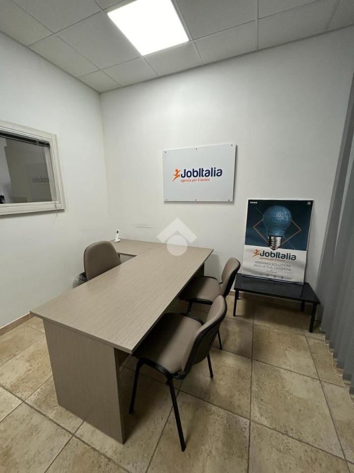 Ufficio in Via Tommaso Piano, Cassino, {3} - Foto 2