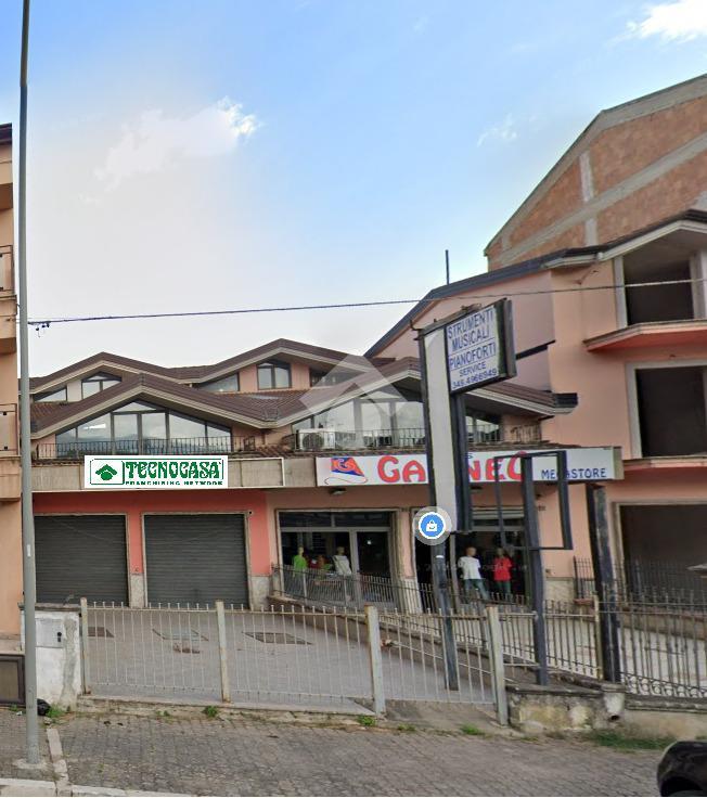 Negozio in Viale del Lavoro 1, Castrovillari, {3} - Foto 2