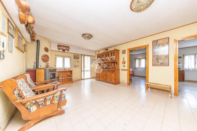 3-room flat in Via Luigi Einaudi 1, Zagarolo - Photo 1