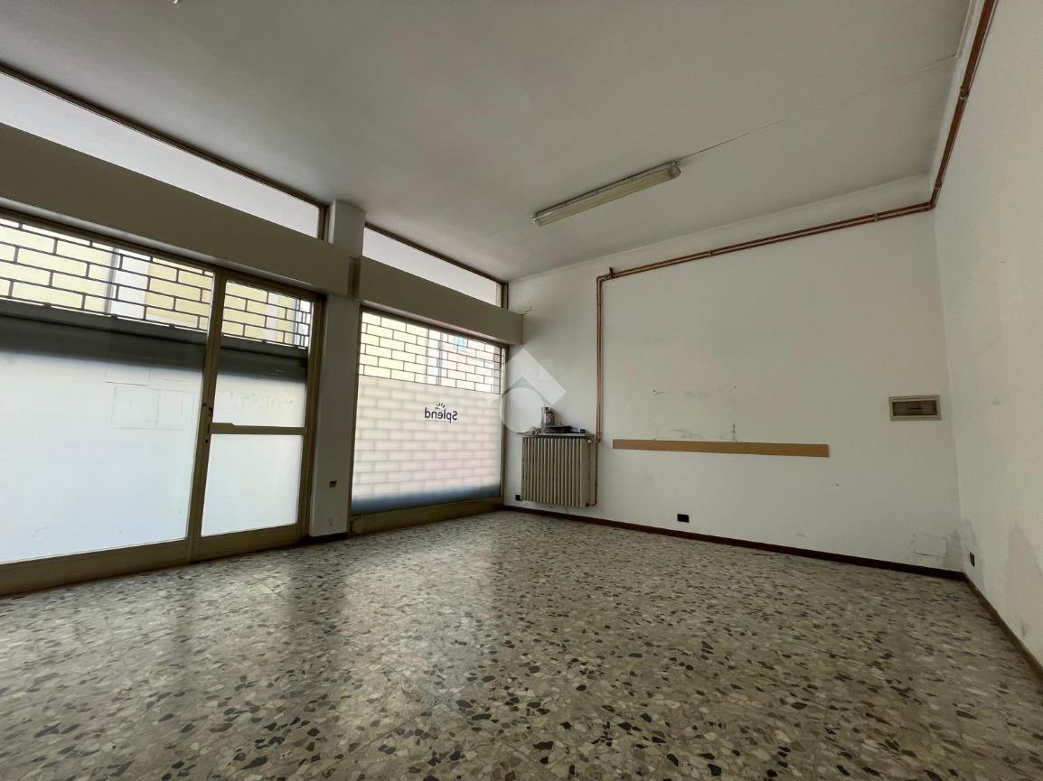 Negozio in Via S. S. Redentore 14, Bagnatica, {3} - Foto 2