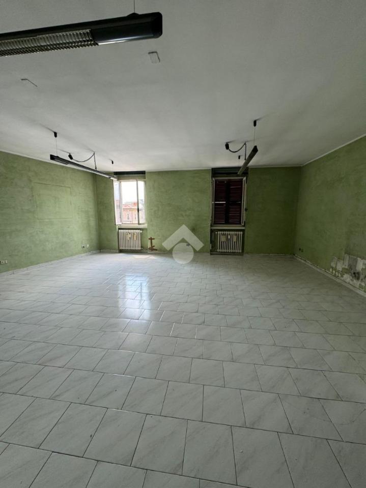 Negozio in Piazza Cavour, Trescore Balneario, {3} - Foto 1
