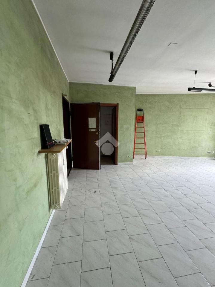 Negozio in Piazza Cavour, Trescore Balneario, {3} - Foto 2