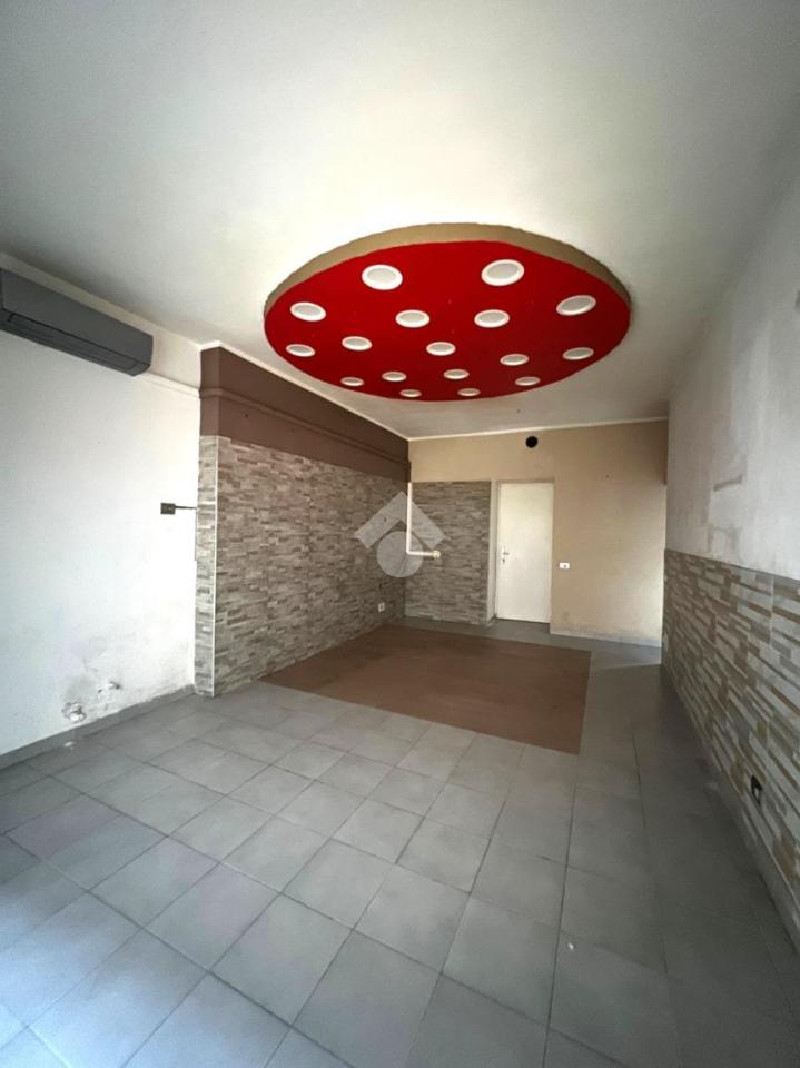 Negozio in Piazza della Liberta, Bagnatica, {3} - Foto 1