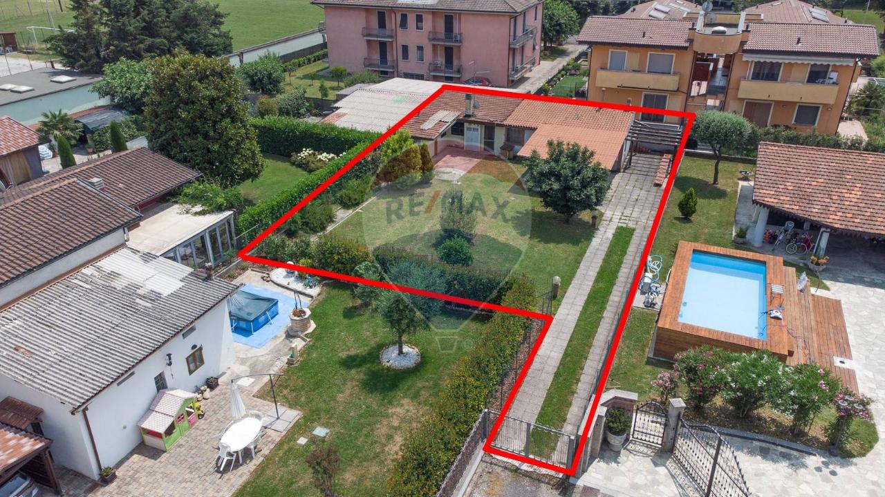 Terreno edificabile in vendita a Castel Rozzone