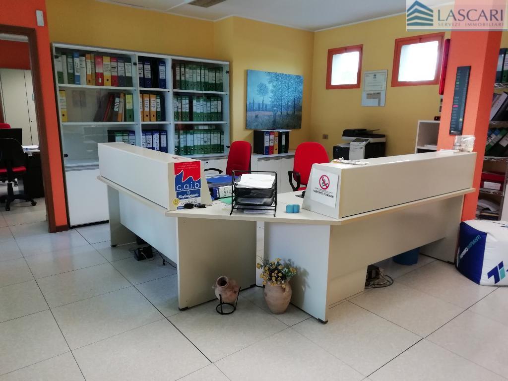 Magazzino in Via Giuseppe Ungaretti 12, Bergamo, {3} - Foto 1
