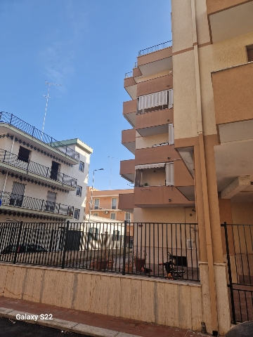 4-room flat in Via Giovanni Zaccometti 91, Massafra - Photo 1