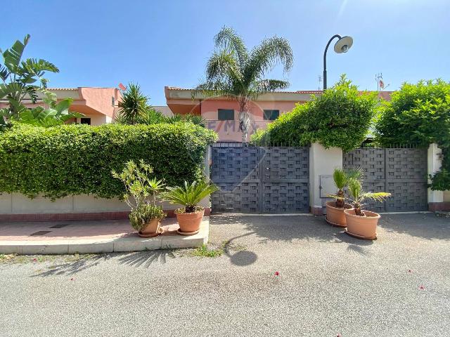 Villa a schiera in {3}, Viale Sandro Pertini 710 - Foto 1