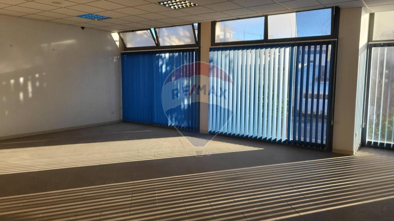 Negozio in Via Caravaglios 46, Castelvetrano, {3} - Foto 1