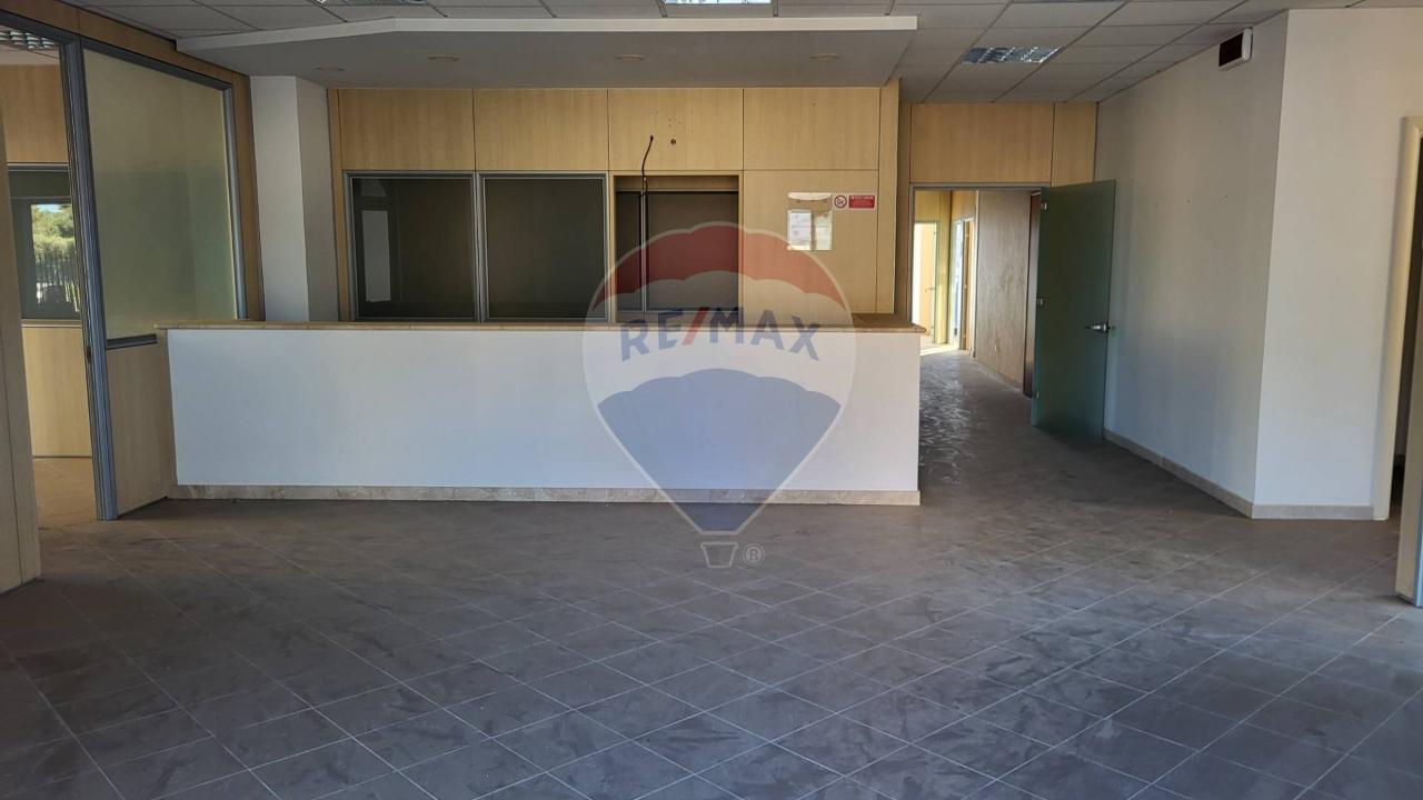 Negozio in Via Caravaglios 46, Castelvetrano, {3} - Foto 1