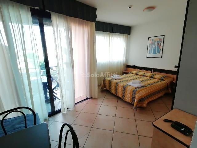 One-room flat in {3}, Viale Giosuè Carducci - Photo 1