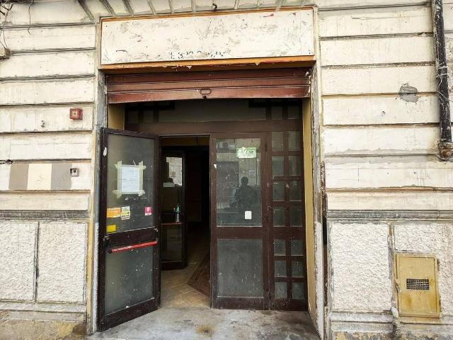 Magazzino in Via Mariano Stabile 28, Palermo - Foto 1