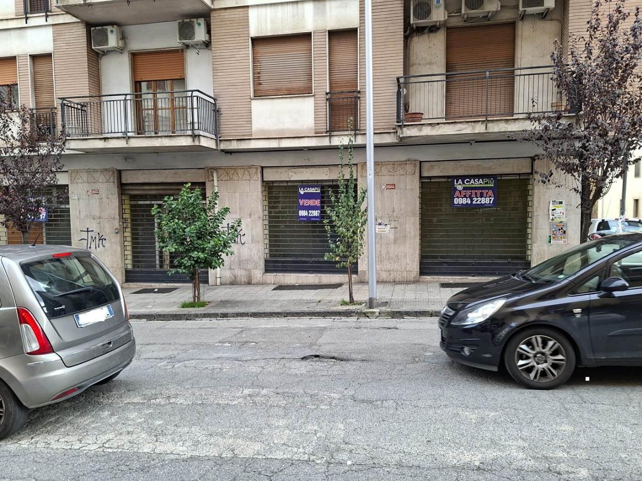 Negozio in Via Fera, Cosenza, {3} - Foto 2