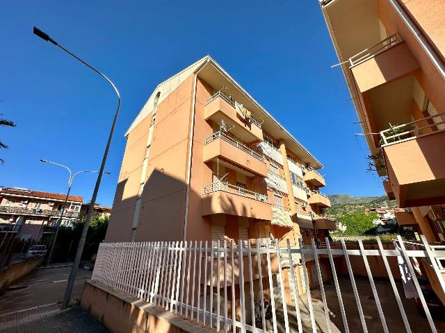 Wohnung in Via Edmondo De Amicis 23, Partinico - Foto 1