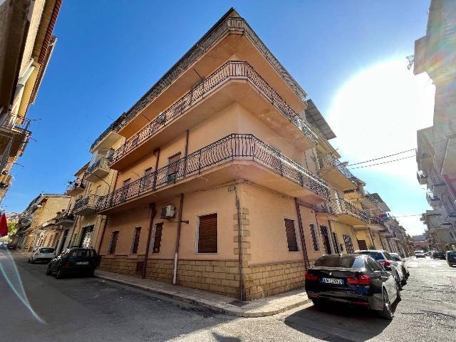 Wohnung in Via Colonnello Sebastiano Cannizzo 17, Partinico - Foto 1