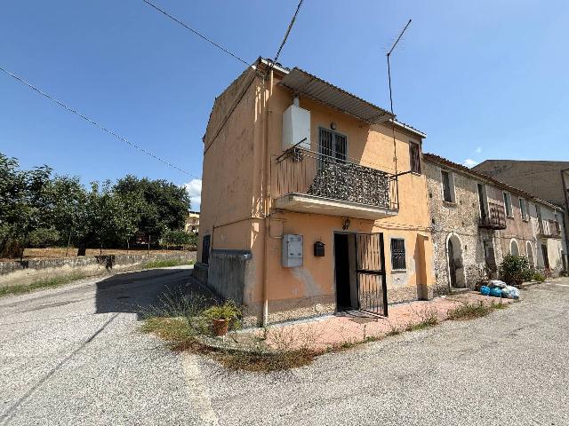 Detached house in Via dei Ciclamini 15, Lamezia Terme - Photo 1