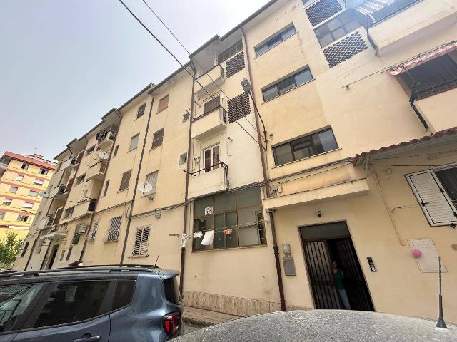 3-room flat in Via Tommaso Maria Fusco 149, Lamezia Terme - Photo 1