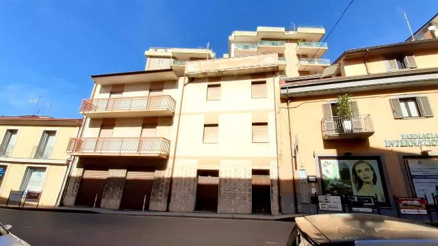 Palazzina commerciale in Via Guglielmo Marconi 14, Lamezia Terme - Foto 1